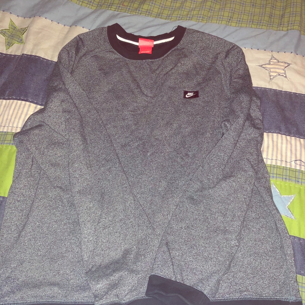 Black Nike long sleeve crew neck